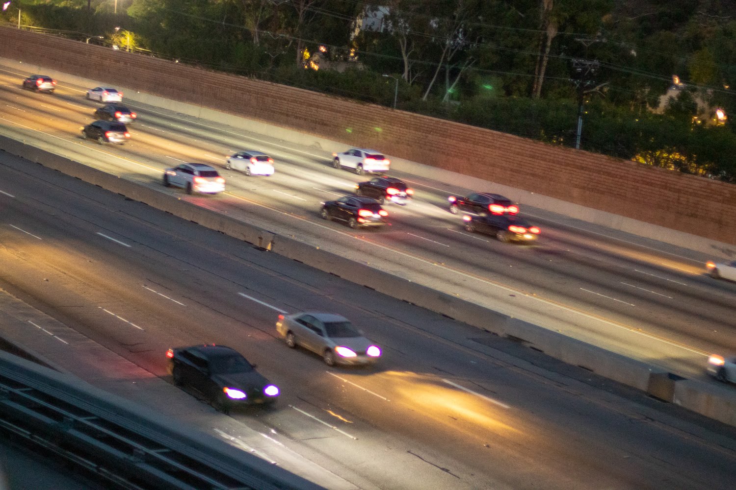 Atlanta, GA - Four Injured in Wreck on I-20 near McDaniel St
